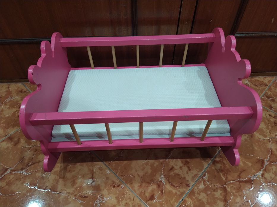 Cama berço para bonecas colchão brinquedos crianças menina casa quarto apartamento vivenda gabinete escritório carro cozinha.