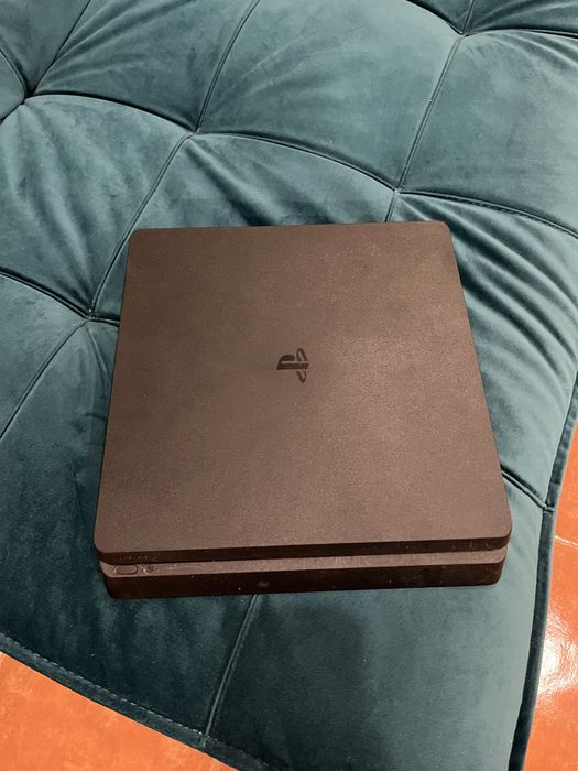 PS4 Slim 1TB Preta