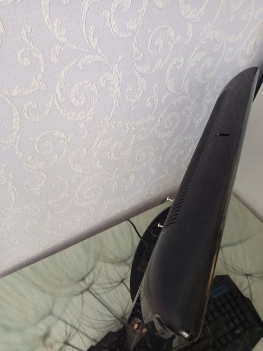 Телевізор Samsung 32" — робочий, недорого  (під приставку / дачу)