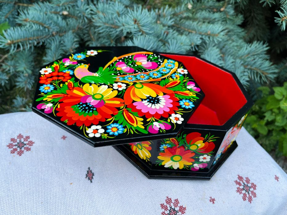 Скринька.Петриківський розпис