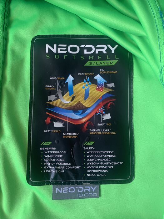 Softshell cienki firmy 4F z odpinanym kapturem