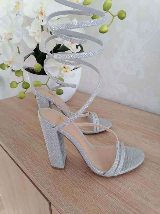 Elegancke sandały srebrne wesele 38