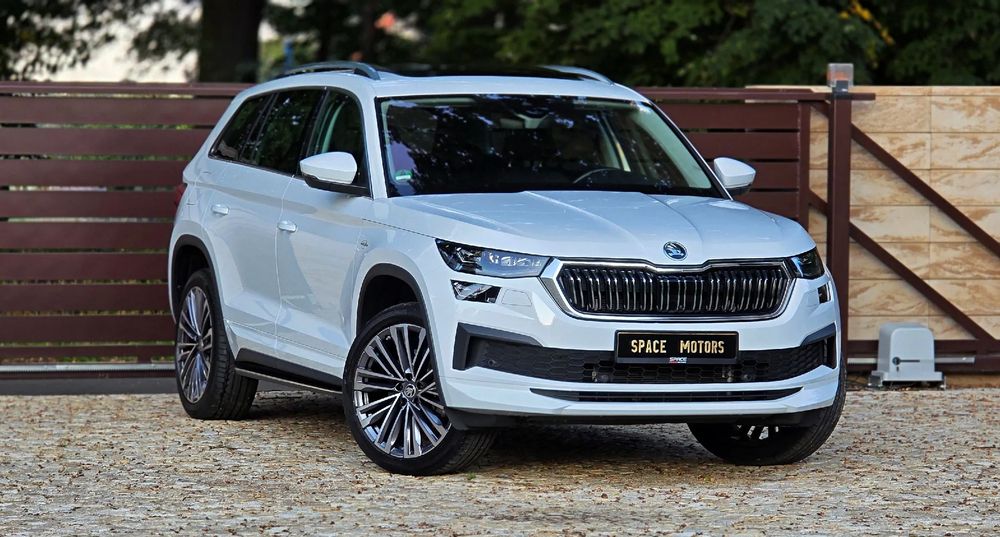 Skoda Kodiaq Canton Pano Kamera360 Acc Matrixy Ambiente Keyless L&K Blis Masaże