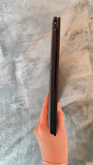 Portátil 2-em-1 KUU Flexone – 280€