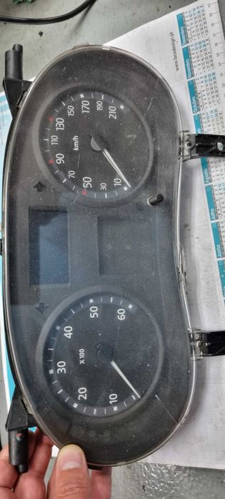 quadrante / painel instrumentos Renault trafic 8200_283194 E