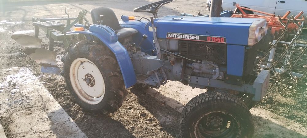 Японський мінітрактор Міцубісі D1550