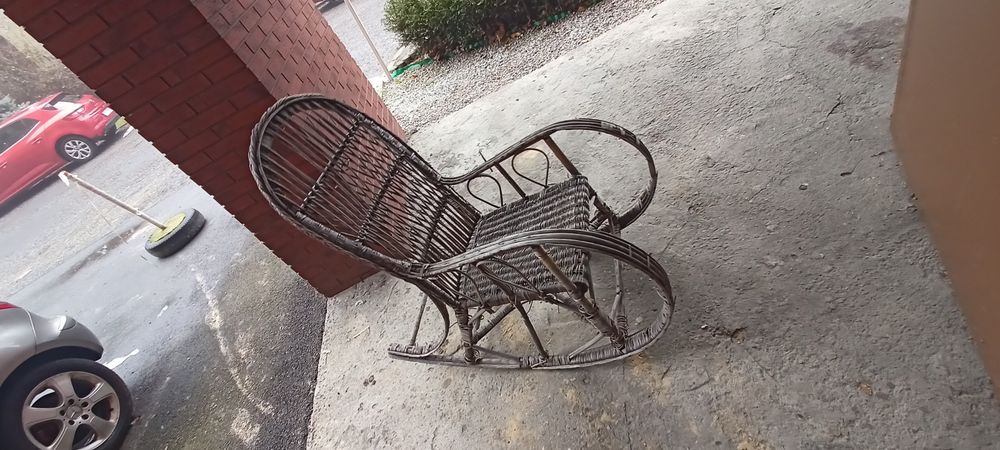 Fotel bujany wiklinowy