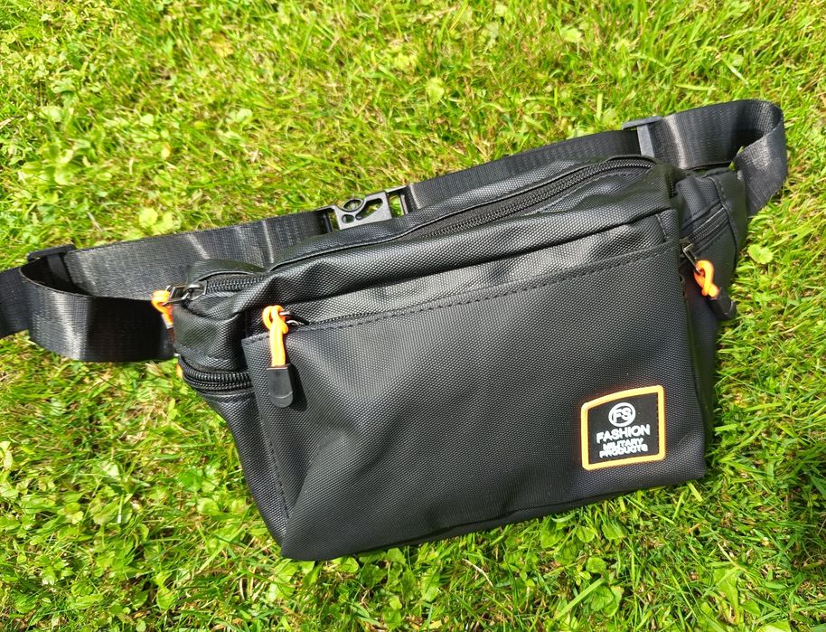 Męska saszetka nerka czarna pojemna