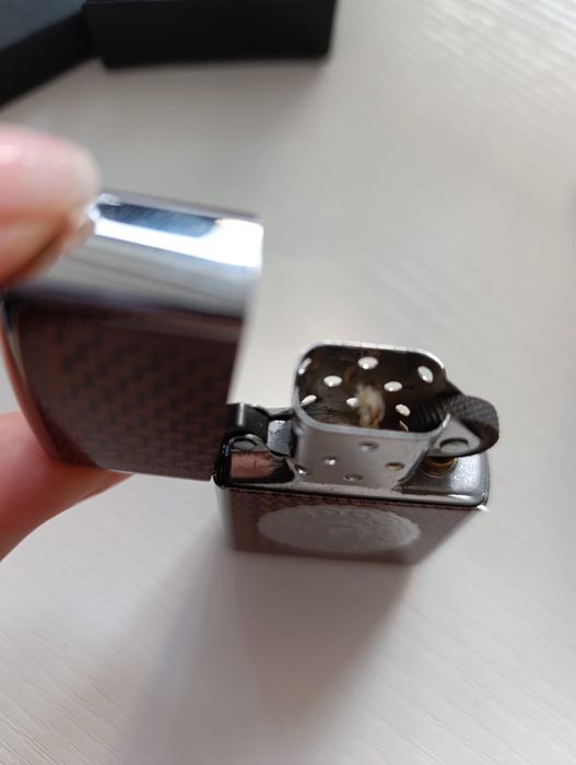 Zippo isqueiro novo nunca usado sem cimbustivel