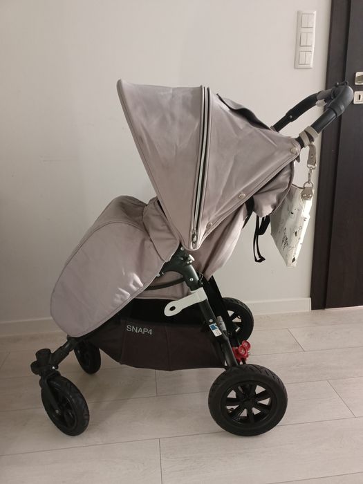 Valco snap 4 sport wózek z pompowanymi kołami