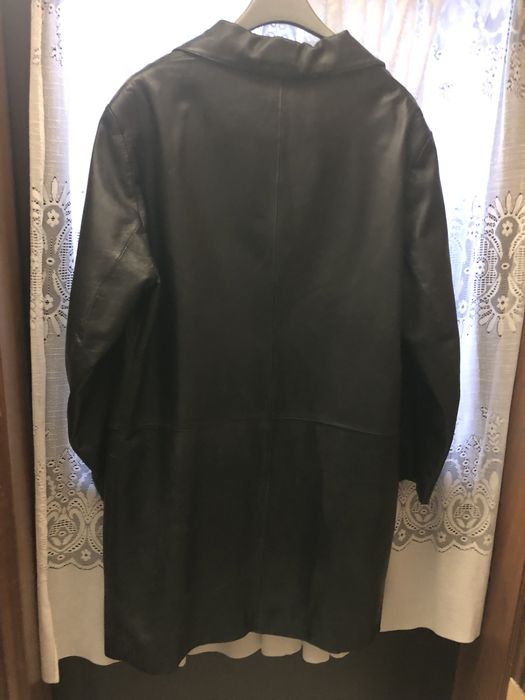 Casaco em pele de marca e bom estado