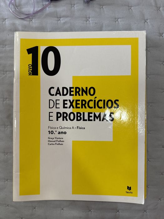 Manuais de Fisica e Quimica 10o ano com caderno de atividades