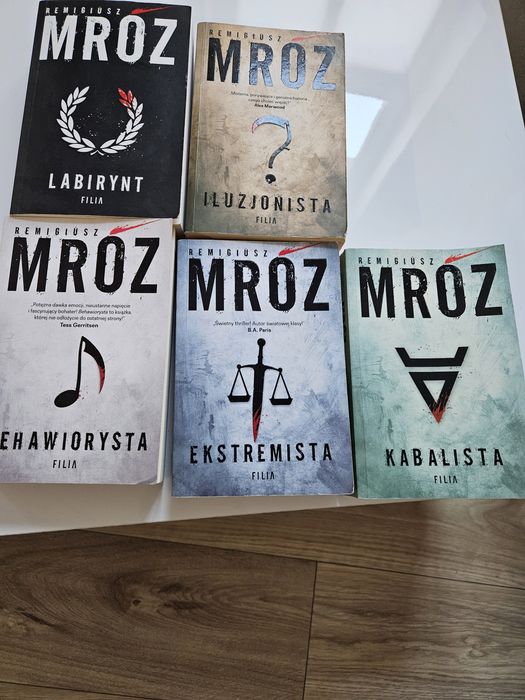 Remigiusz Mróz cała seria