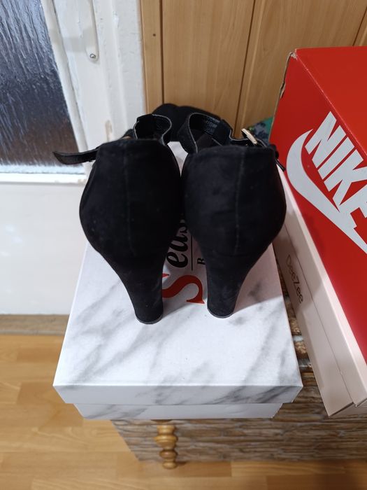 Eleganckie czółenka na obcasie