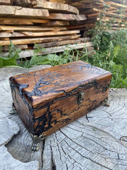 Дерев'яні скриньки ручної роботи