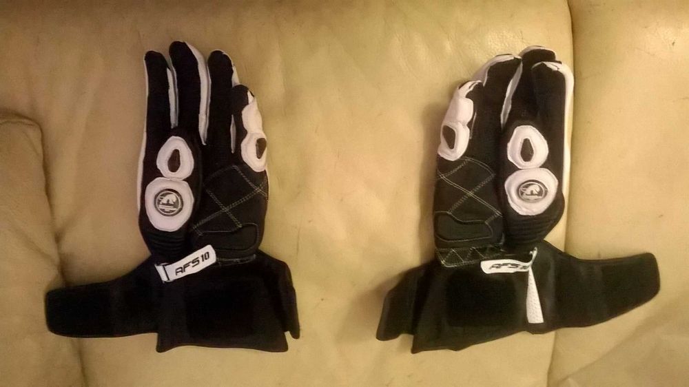 vende se luvas para mota