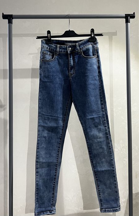 Продам джинсы женские , новые