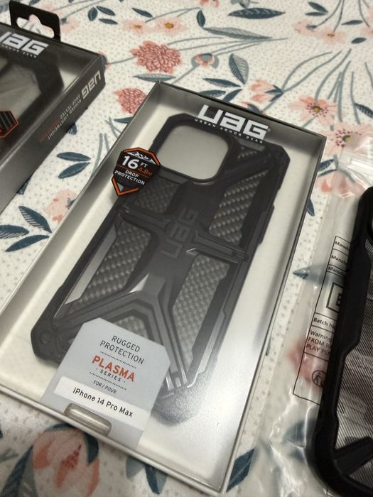 Capas 14/15 pro max UAG