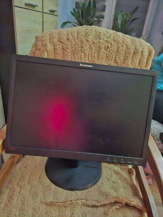 Monitor Lenovo 24"