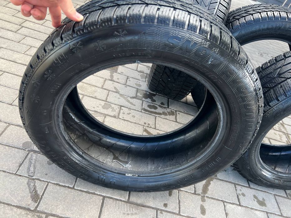 Продам зимову резину 225/50 r17
