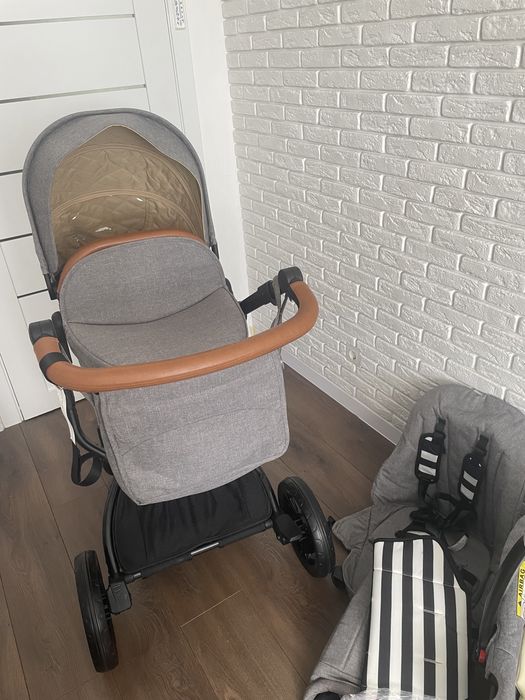 Продам дитячу коляску 3в1