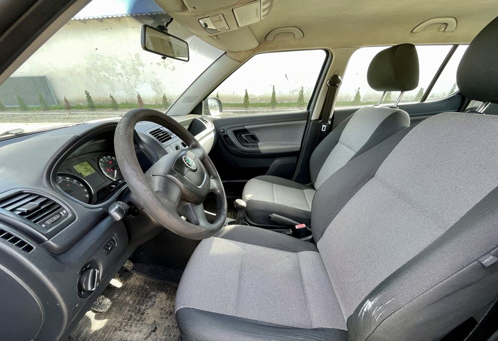 SKODA FABIA 2011 1.6 дизель 105 к.с