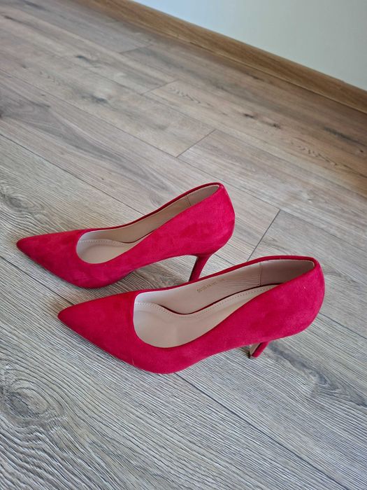 Nowe czerwone szpilki 39 rozmiar