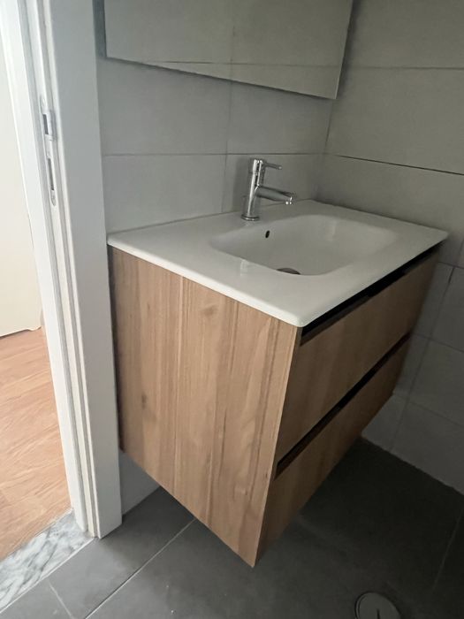 Conjunto WC 80cm— Móvel suspenso 2 gavetas + lavatório + torneira + espelho c/ luz