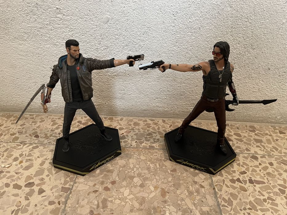 Cyberpunk 2077: Male V Figure & Johnny Silverhand Figures