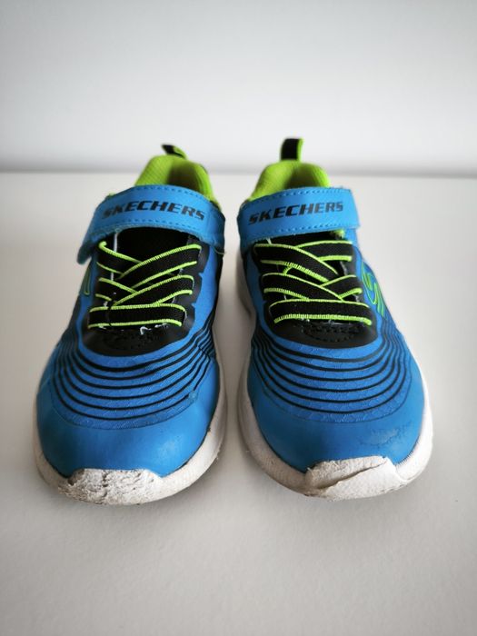 Skechers de menino tamanho 26