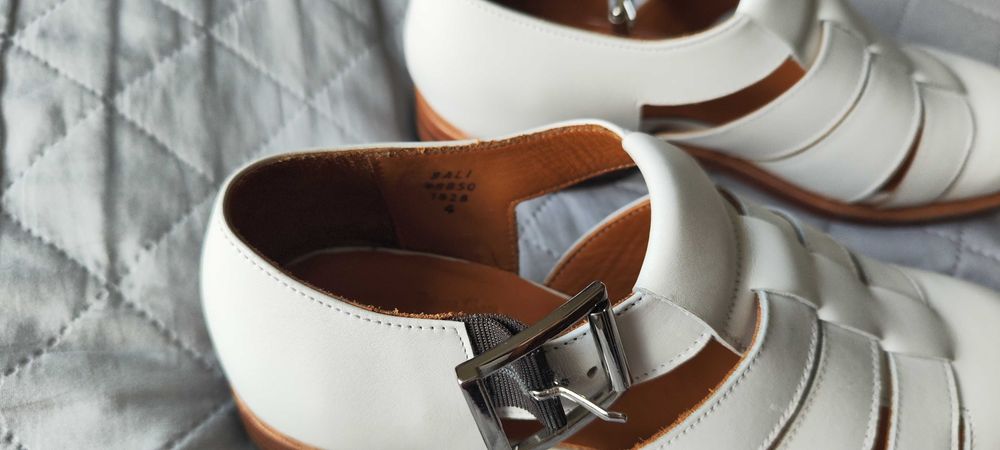 Buty Jalan Sriwijaya
