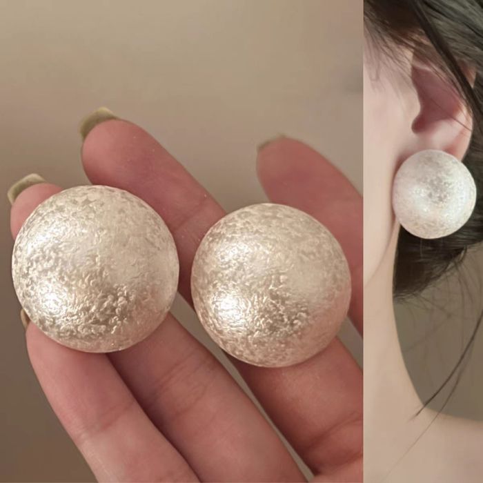 Brincos vintage estilo francês, com sensação de pérola e presilha de o