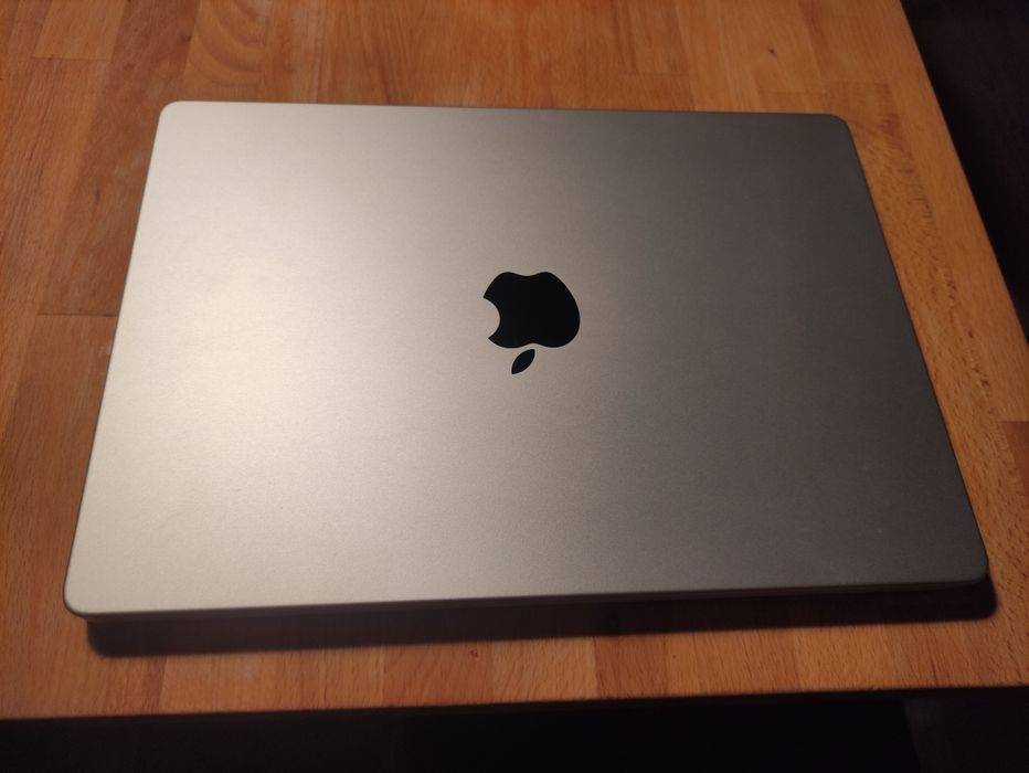 MacBook pro m5 32gb ram 2 TB ssd Silver Nanotexture