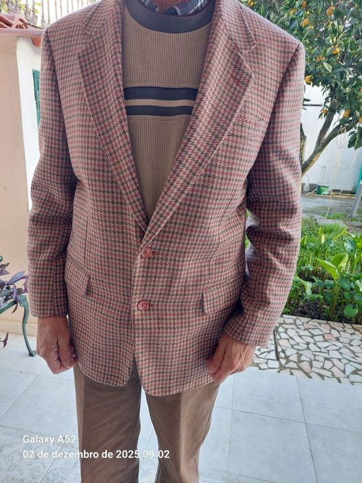 Casaco de homem em lã