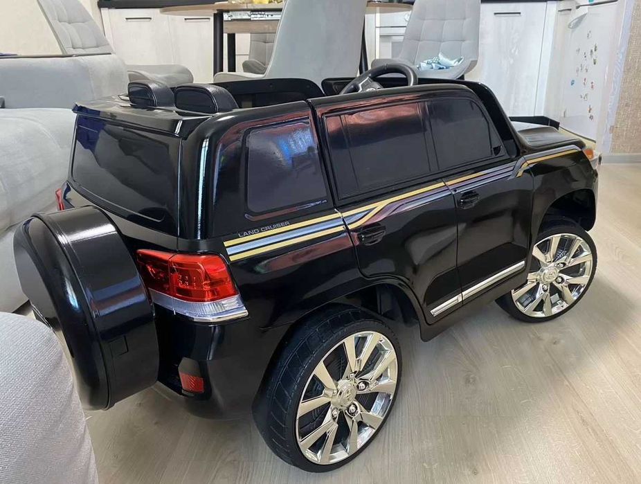 Детский электромобиль Toyota Land Cruiser 200