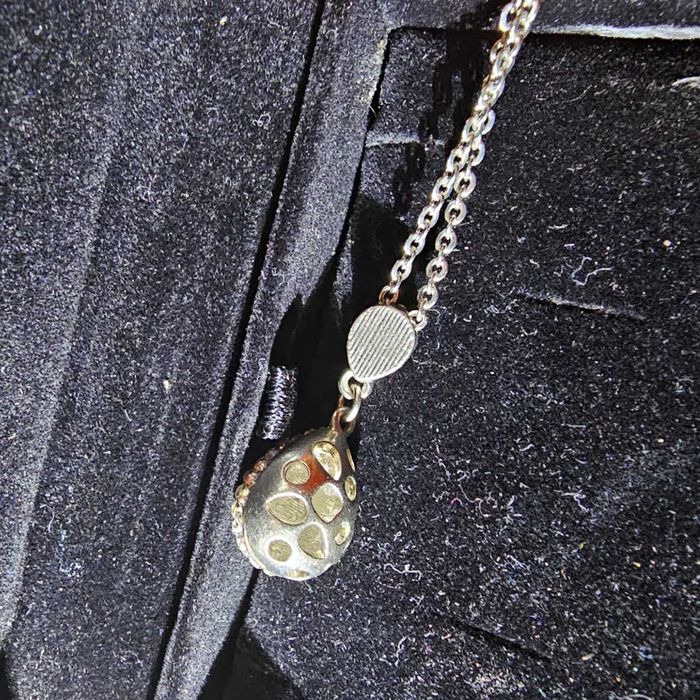 Шикарне кольє з сяючою підвіскою з кристалами Swarovski