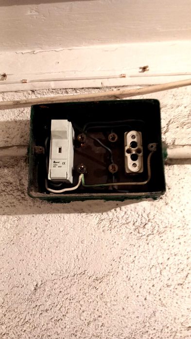 All electrical work at affordable prices: 30 euros per hour