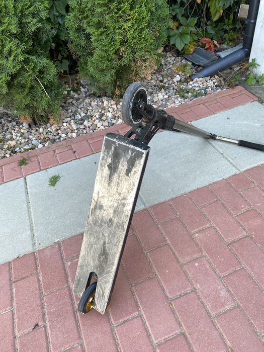 Hulajnoga wyczynowa używana (złożona na skatepro)