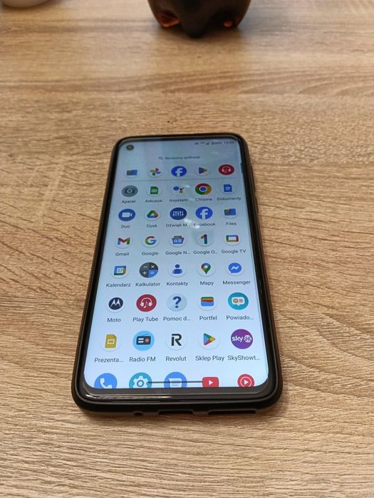 Telefon Motorola g8 power