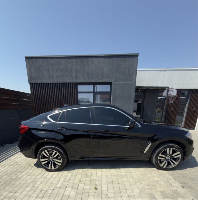 Продаеться автомобіль  БМВ Х-6  2016
