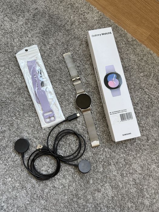 Samsung Galaxy Watch 5 (40 mm, Silver)64730292070273120