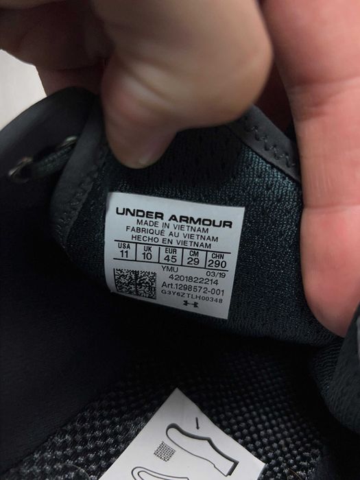 Under armour чоловічі кросівки бігові оригінал нові спортивні сірі 45