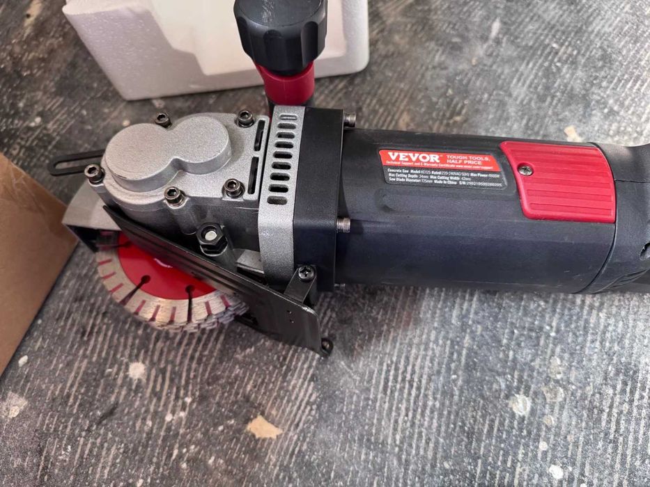 Máquina de abrir roços em paredes