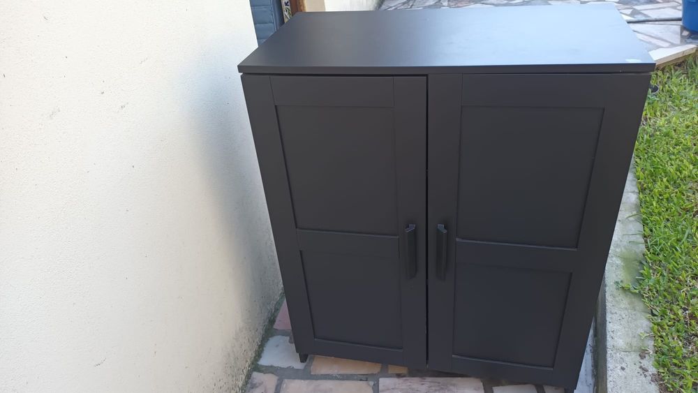 Móvel com prateleiras