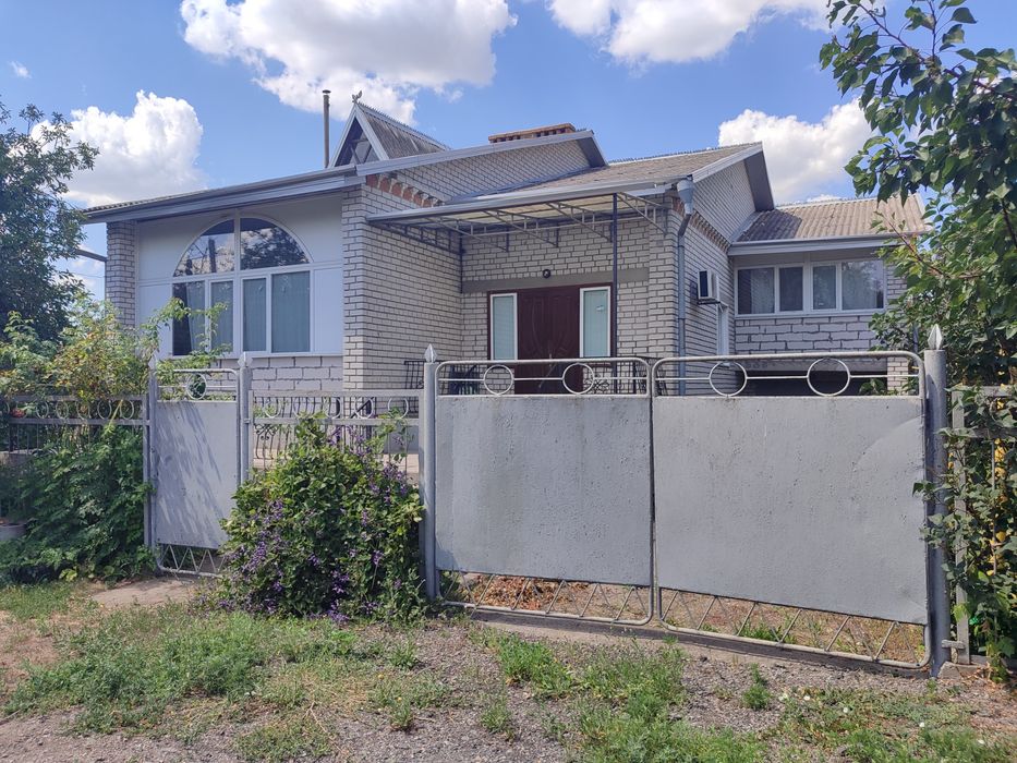 Продаж двоповерхового будинку в селі Голубівка Самарівського району