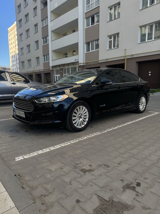 Продам чудовий Форд фюжен гібрид