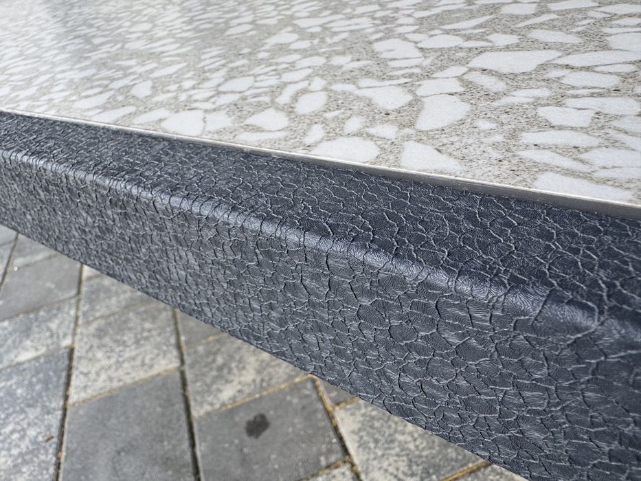 Барна стійка-дровниця універсальний стіл з металу та керамограніту.