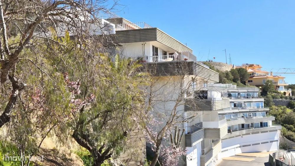 Apartamento T2 com Vista Mar em Sesimbra, Setúbal