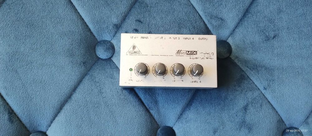 Mixer Behringer MicroMIX