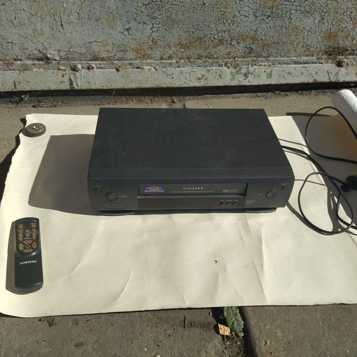 Відеомагнітофон Samsung SVR-120